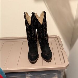 Idyllwind charmed life black and brown suede boots